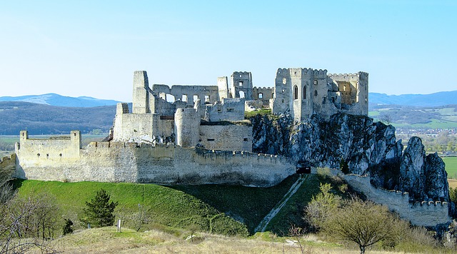 Navštívte jedny z najkrajších hradov a zámkov Slovenska